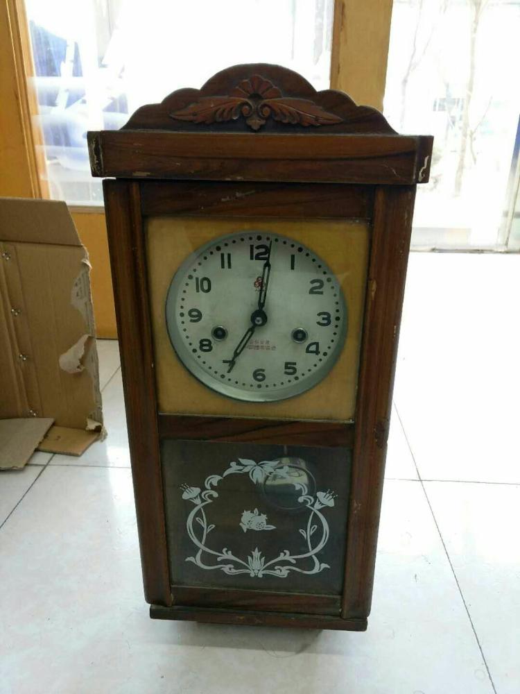 顺馨家饰出售各类装饰画，摆件，工艺品，挂钟